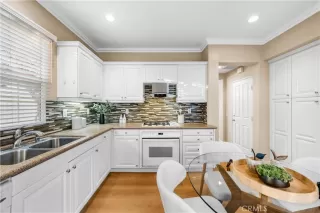 Photo #5: TR25242573 Listing 