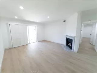 Photo #5: TR25243753 Listing