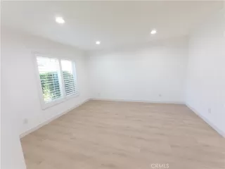 Photo #6: TR25243753 Listing