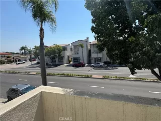 Photo #6: TR25254386 Listing 