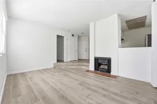 Photo #6: TR25264633 Listing