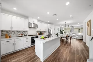 Photo #4: TR25265768 Listing 