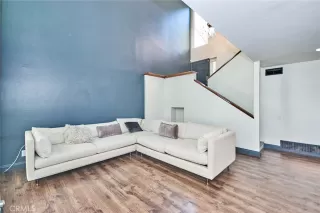 Photo #4: TR25266040 Listing 