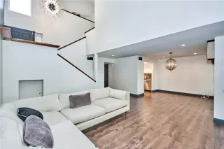 Photo #5: TR25266040 Listing 