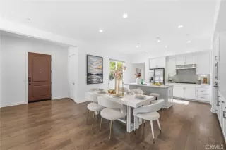 Photo #6: TR25272280 Listing 