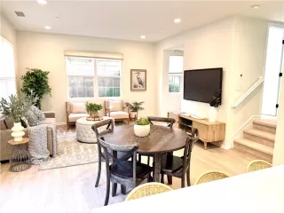 Photo #1: TR25275000 Listing