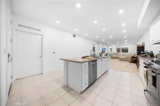 Photo #2: TR25275775 Listing 