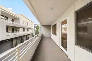 Photo #6: TR25275775 Listing 