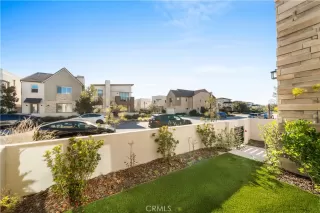 Photo #5: TR25280959 Listing