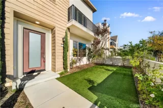 Photo #3: TR25280960 Listing 