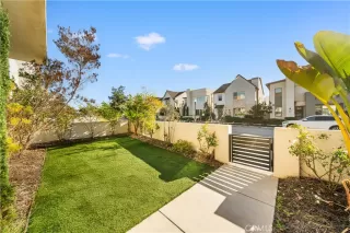 Photo #5: TR25280960 Listing 