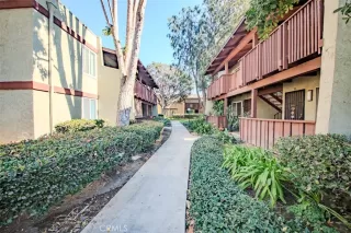 Photo #5: TR26013323 Listing