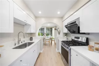 Photo #4: TR26014484 Listing