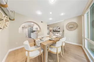 Photo #6: TR26014484 Listing