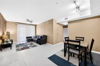 Photo #3: TR26021657 Listing 