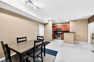 Photo #5: TR26021657 Listing 