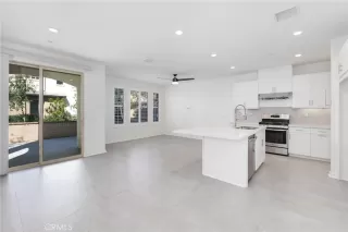 Photo #5: TR26022936 Listing