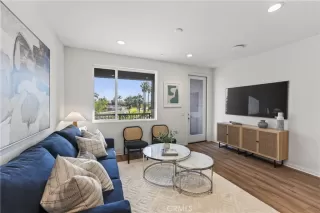 Photo #3: TR26024425 Listing 