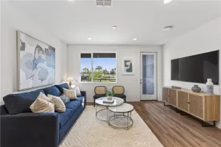 Photo #6: TR26024425 Listing 