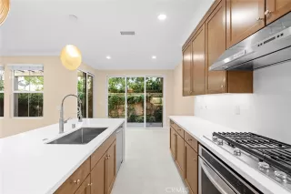 Photo #3: TR26028450 Listing