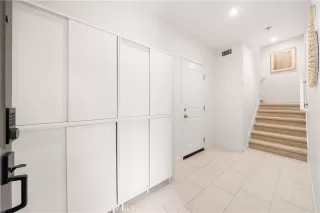 Photo #5: TR26030167 Listing