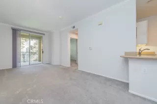 Photo #6: TR26032349 Listing