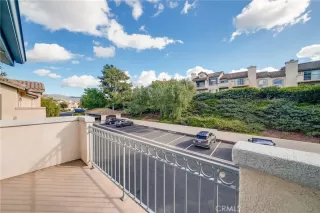 Photo #5: TR26035643 Listing