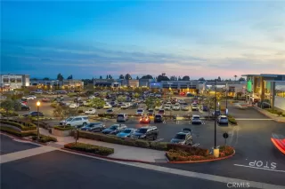 Photo #5: TR26036293 Listing