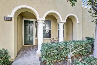 Photo #2: TR26036576 Listing