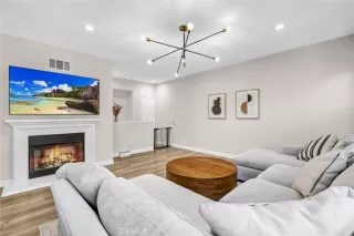 Photo #6: TR26036576 Listing