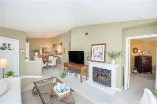 Photo #4: TR26037629 Listing