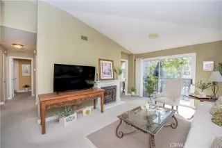 Photo #6: TR26037629 Listing