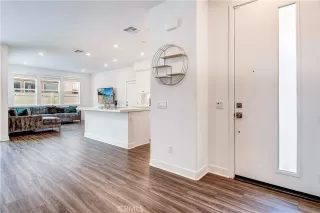 Photo #4: TR26043107 Listing 