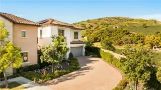 Photo #1: TR26054382 Listing 