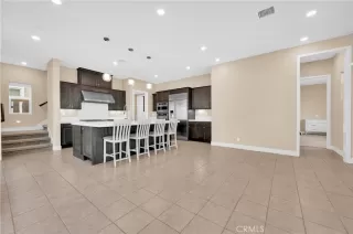 Photo #6: TR26057132 Listing 