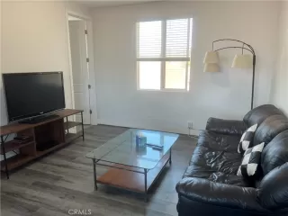 Photo #3: TR26068972 Listing 