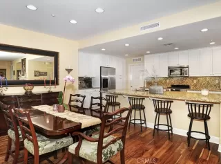 Photo #4: TR26069713 Listing 