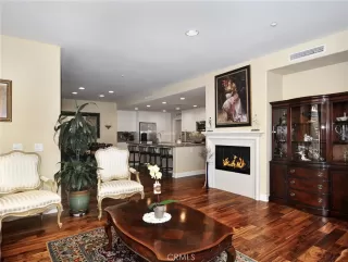 Photo #5: TR26069713 Listing 