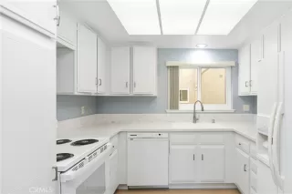 Photo #5: TR26071569 Listing 