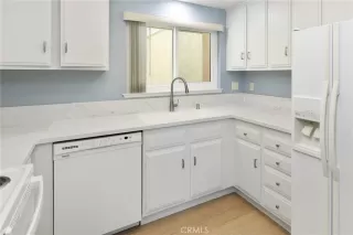 Photo #6: TR26071569 Listing 