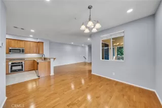 Photo #5: TR26071928 Listing 