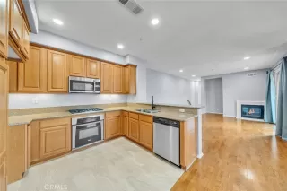 Photo #6: TR26071928 Listing 