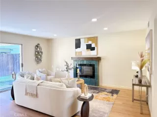 Photo #6: TR26075828 Listing 