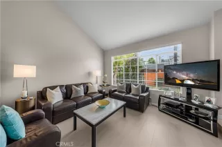 Photo #2: TR26095607 Listing 