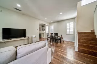 Photo #3: TR26099368 Listing