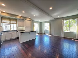 Photo #1: TR26107584 Listing 