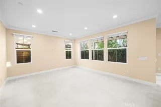 Photo #6: TR26112750 Listing