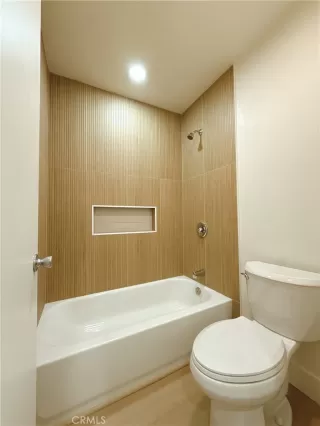 Photo #6: TR26113477 Listing 