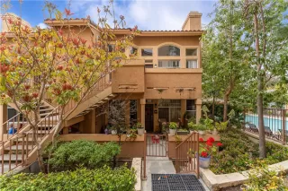 Photo #2: TR26118076 Listing