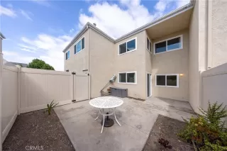 Photo #5: TR26124861 Listing